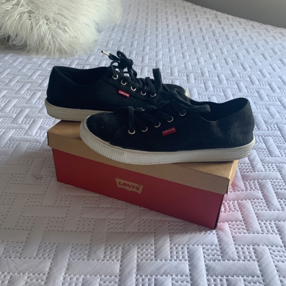 Levi’s running shoes - Picture 2 of 3